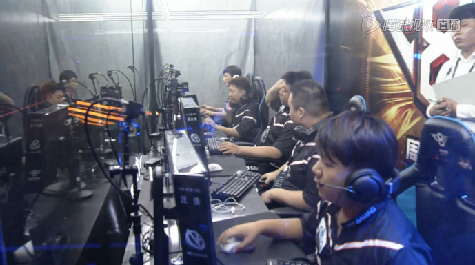 【图集】英雄联盟璐璐COS，如何躲开她的W技能？