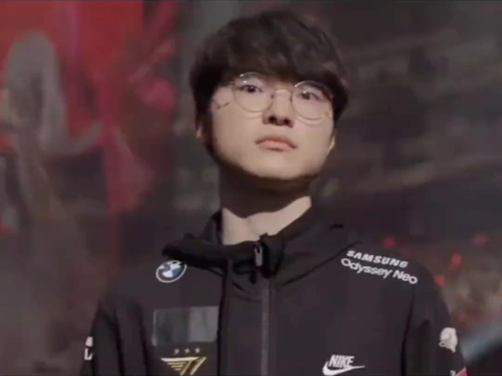 s1mple 参加了一场引起轩然大波的表演赛，导致了一波批评